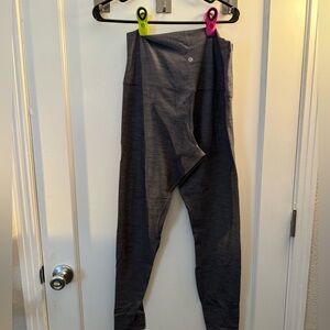Heathered grey lululemon Wunder under leggings brushed material